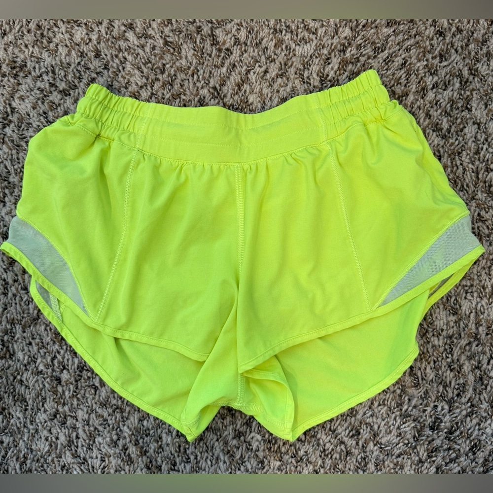 Lululemon Hotty Hot Low Rise 2.5in